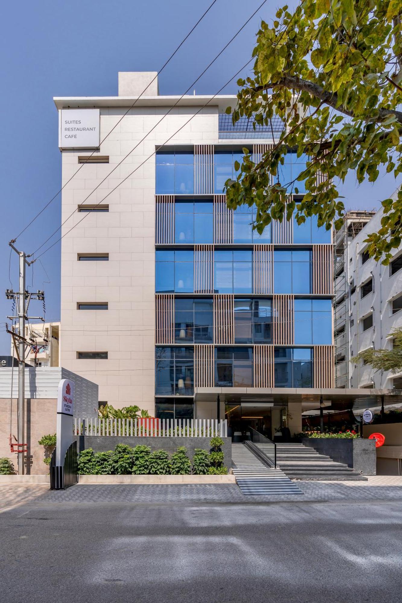 Hotel Skyla & - Kondapur